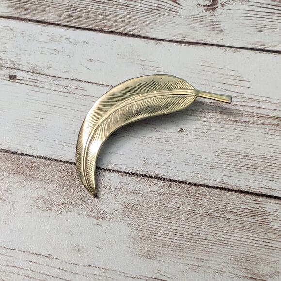 Vintage Brooch / Pin - Gold Tone Feather/Leaf - Picture 3 of 10